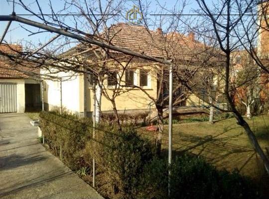 Shtëpia në shitje – Fushë Kosovë