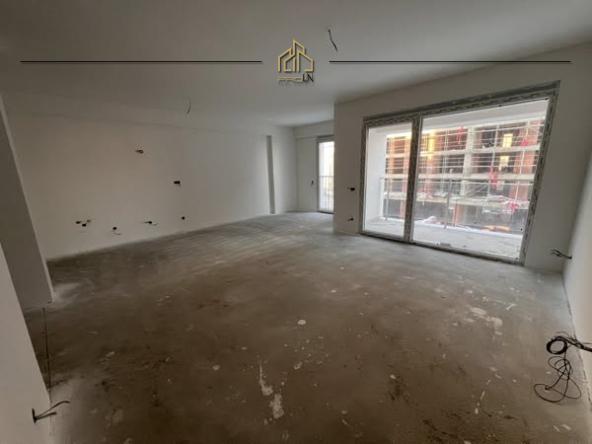 Banesë në shitje – Veternik