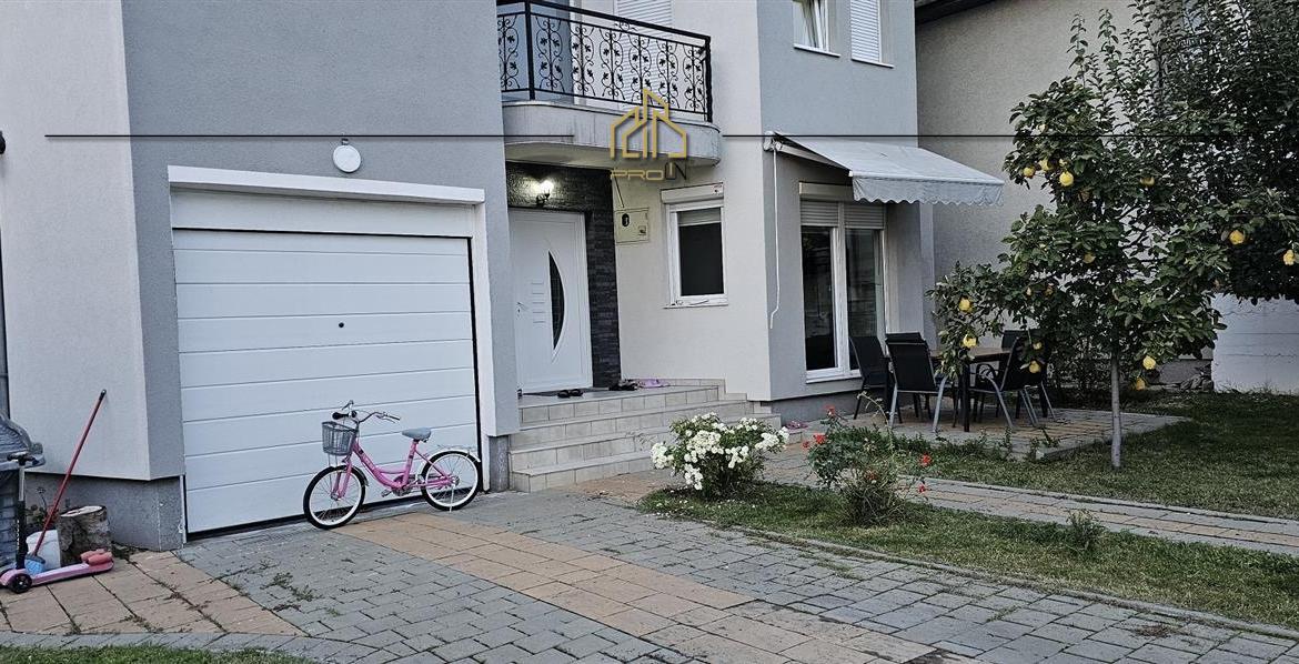 Shtëpi në shitje – Veternik