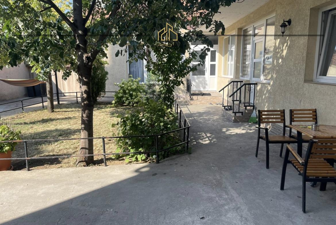 Shtëpi me qira – Qendër