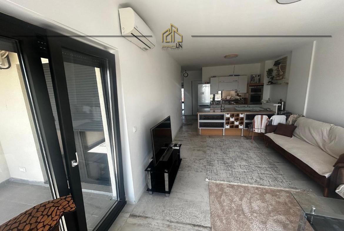 Banesë / Zyre me qira – Lakrishtë