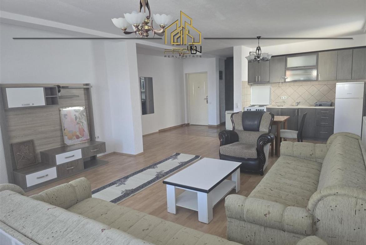 banese-me-qera-ne-b-diellit-afer-xhambazeve-4-8-1170×785