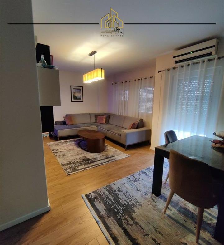 ofrohet-per-shitje-banesa-moderne-ne-tophane-720×785