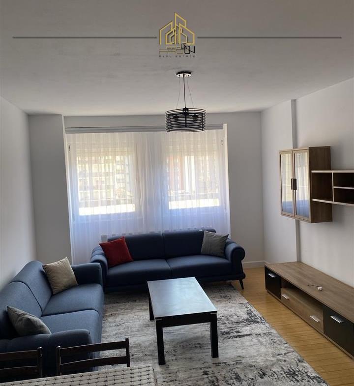 banese-me-qira-ne-rrugen-muharrem-fejza-720×785