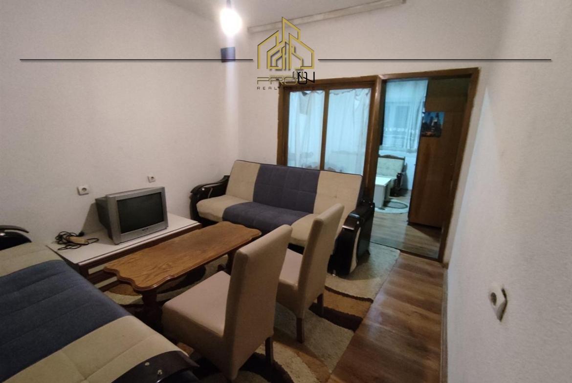 shtepi-banes-zyre-me-qera-ne-pejton-te-hotel-grandi-220-euro-2-1170×785