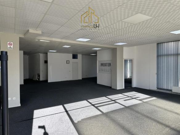 Lokal / Zyre me qira – Tophane