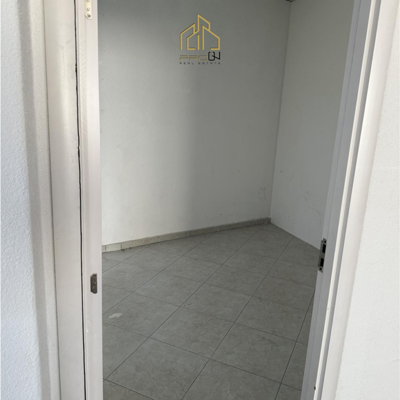 Lokal / Zyre me qira – Tophane