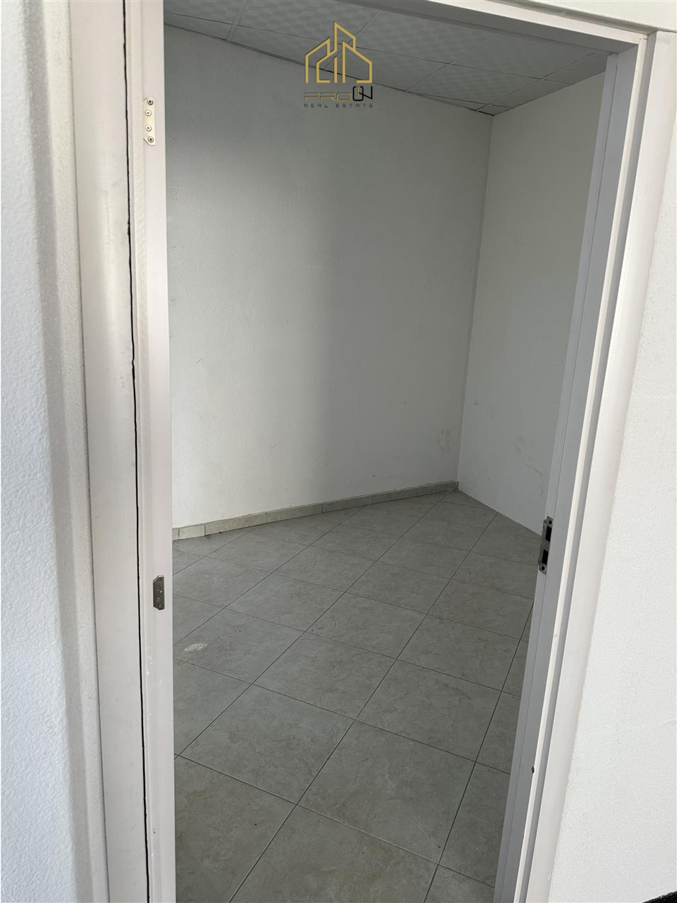 Lokal / Zyre me qira – Tophane