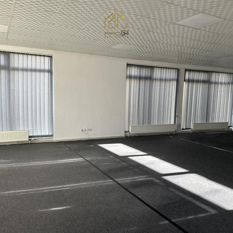 Lokal / Zyre me qira – Tophane